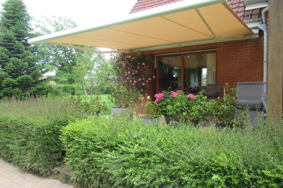 Une terrasse accueille a la perfection un store de terrasse à Coupelle-Vielle