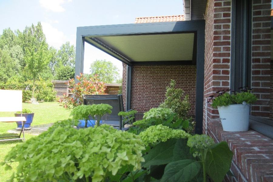 Pergola bioclimatique à Lestrem : La solution idéale pour une terrasse adaptable 